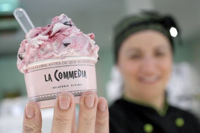 LA COMMEDIA. Sugerente heladería italiana con propuestas para todos