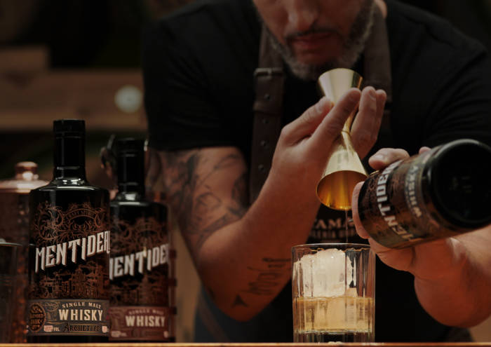 MENTIDERO.  El primer whisky craft de SANTAMANÍA