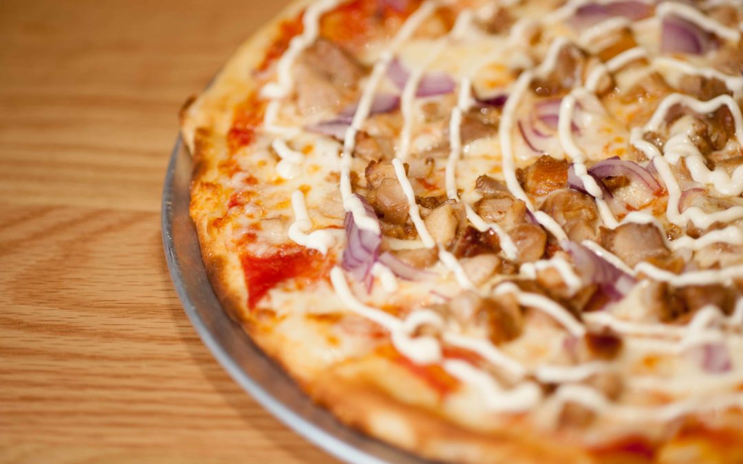 66’S BAR & PIZZAS. Donde el pollo al ajillo se convierte en pizza